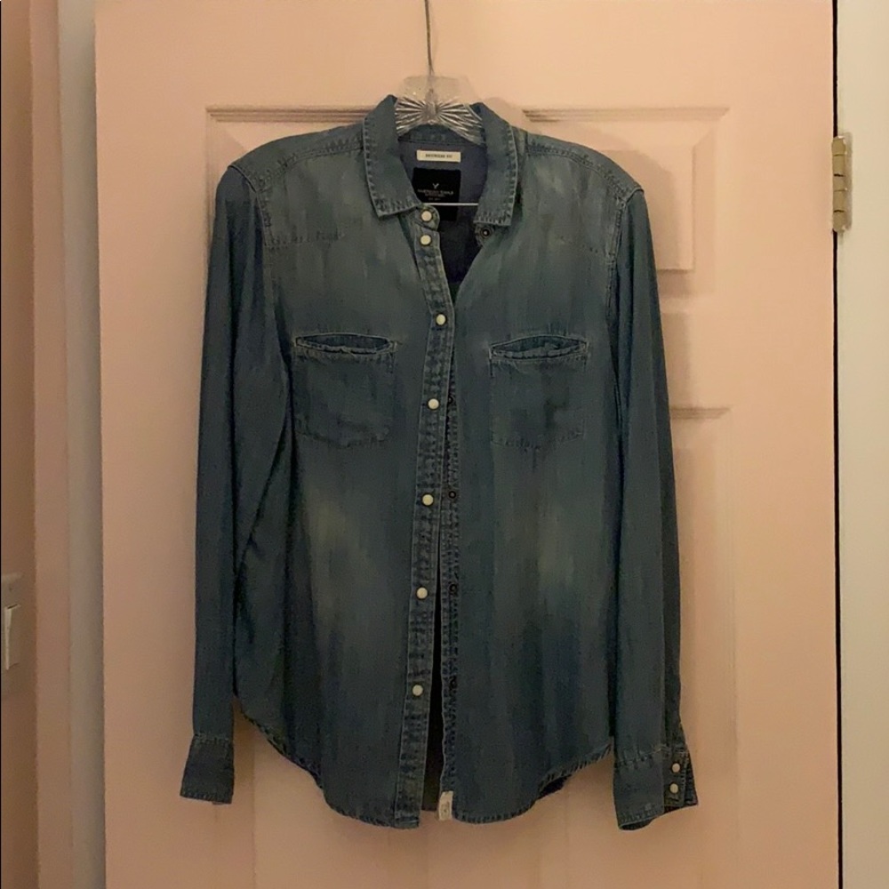 American Eagle - Long sleeve bottom down shirt